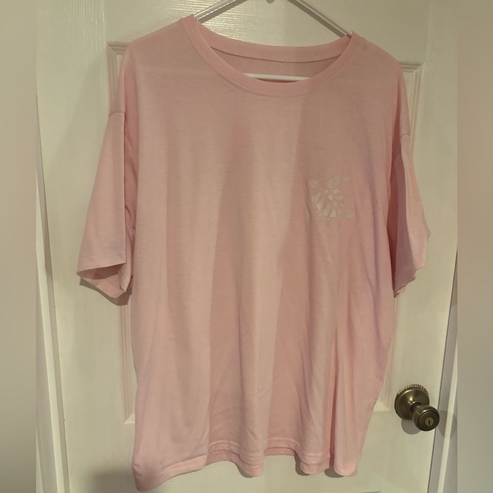 Soft Pink Women's Short Sleeve Tee with Turtle with The Ocean is Calling graphic